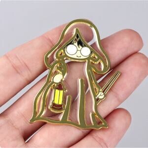 The Cloak of Invisibility Harry Potter Hard Enamel Pin 383-1
